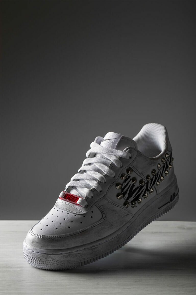 Nike Air Force 1 Reverse Swoosh - AK17
